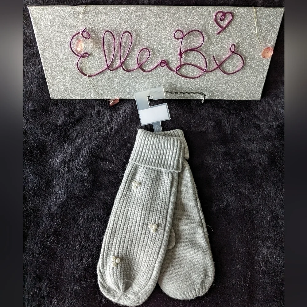 NWT Gray Lauren Conrad Mittens